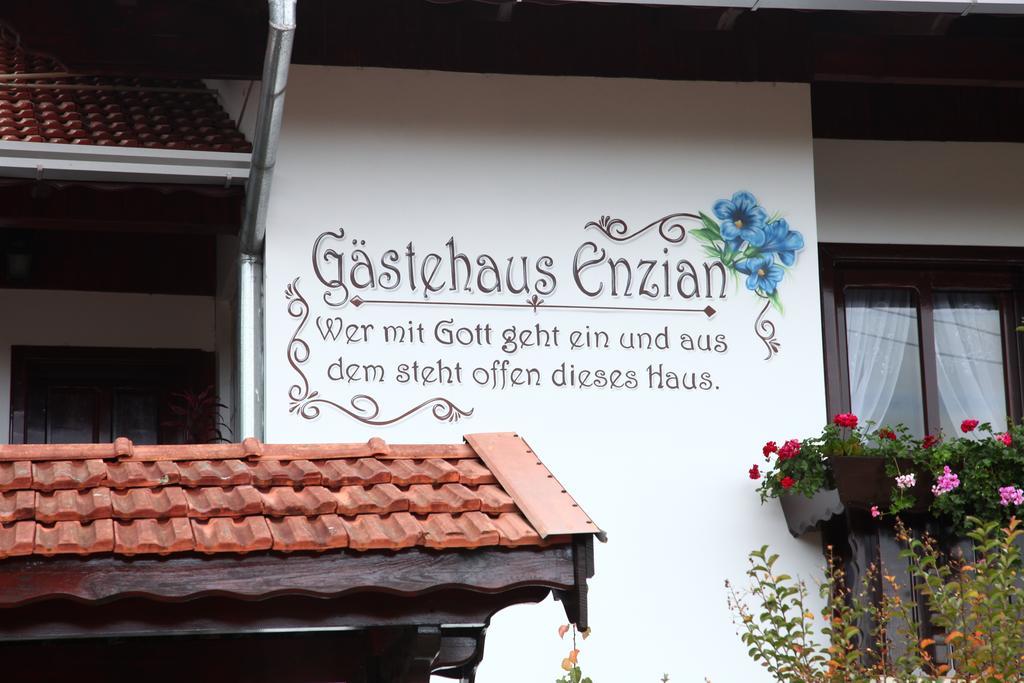 Hospedaria Gastehaus Enzian Treze Tilias Exterior photo