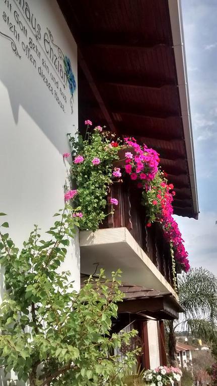 Hospedaria Gastehaus Enzian Treze Tilias Exterior photo